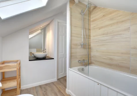 The bathroom at Gunnedah Studio, Crackington Haven