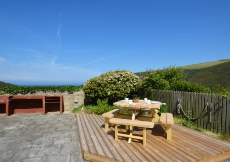 The patio & alfresco dining area at Gunnedah Studio, Crackington Haven