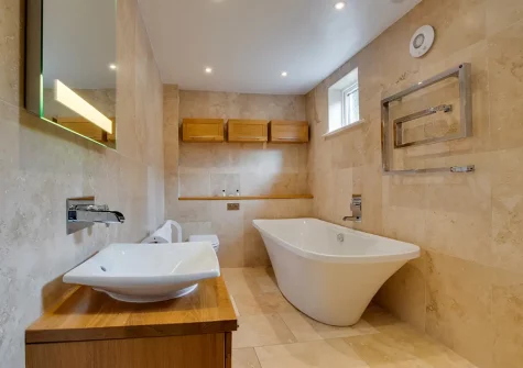 The bathroom at Gwyns An Mor, Marazion