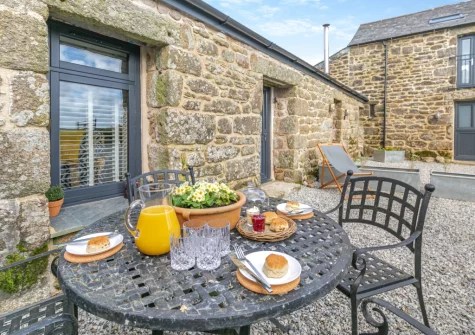 The shared courtyard style space & alfresco dining area at Gwyns, St Breward
