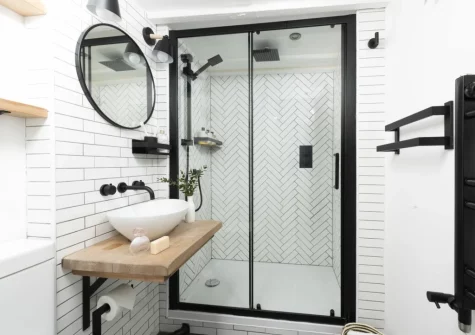 The shower room at Gylly Cottage, Mousehole
