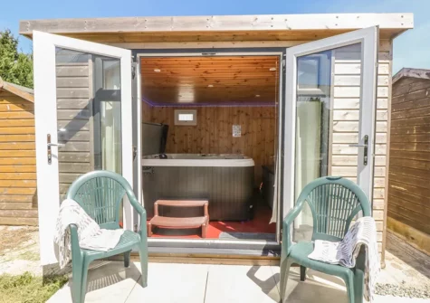 The hot tub at Hagar Vor, Marazion