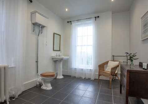 Bedroom #10 en-suite at Hallsanery House, Landcross