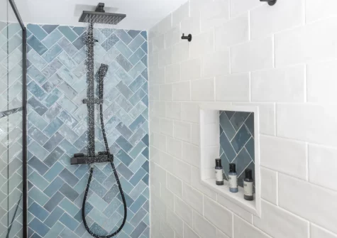 The shower room at Happy Days Cottage, St Ives