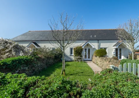The enclosed garden & alfresco dining area at Happy Days, Padstow