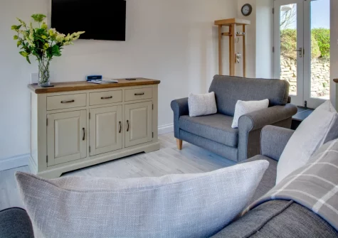Happy Days, Padstow is a charming one-bedroom cottage providing a wonderfully romantic retreat for two, nestled on the outskirts of Padstow. Discover stunning North Cornish beaches, world-class dining, coastal walks, and kayaking on the River Camel.