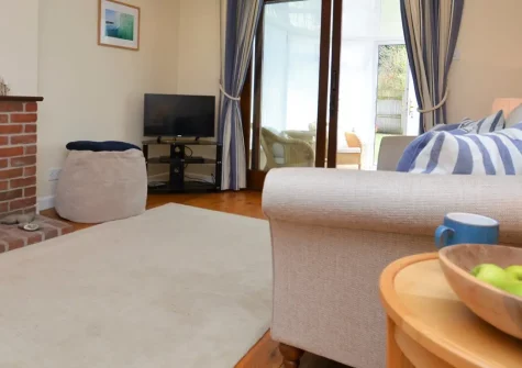 Happy Days, Poughill is a delightful 3-bedroom detached cottage combining village charm with easy access to Bude's beaches. Featuring a cosy fireplace, sunny conservatory, and enclosed garden, it's the perfect Cornish retreat for a family holiday.