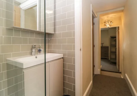 The shower room at Harbour Cottage, Torquay
