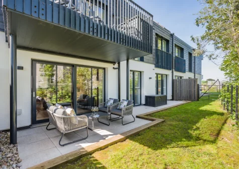 The patio, outdoor sitting area & lawn at Harbour Reach, Padstow