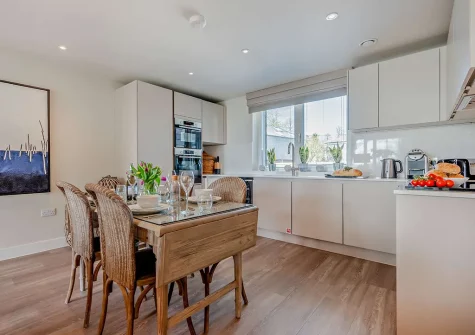 The kitchen & dining area at Harbour Watch, Padstow