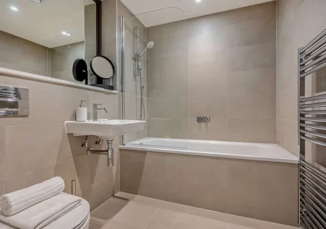 The bathroom at Harbour Watch, Padstow