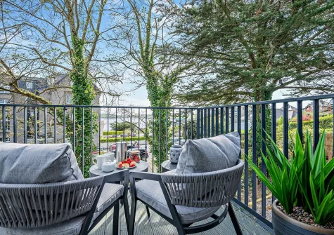 The balcony & outdoor sitting area at Harbour Watch, Padstow
