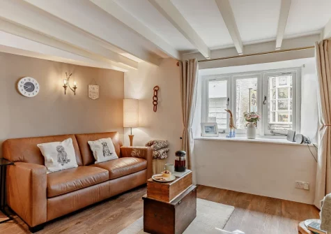 The living room at Harbour's Call, Polperro