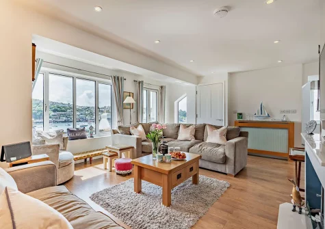 The living room at Harbour's Reach, Fowey