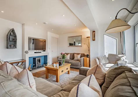 The living room at Harbour's Reach, Fowey