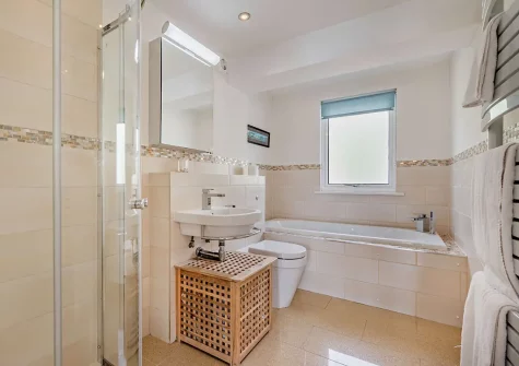 The bathroom at Harbour's Reach, Fowey