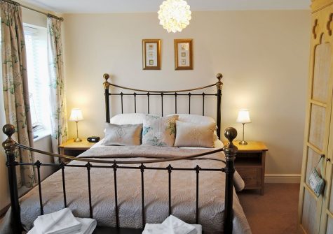 Bedroom #1 at Harbourside Apartment, Mevagissey