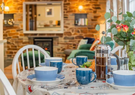 The dining area at Harbourside Cottage, Padstow