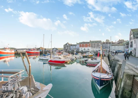 Harbourside Cottage is an ideal base for exploring Padstow's bustling harbour & everything the town has to offer