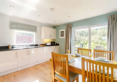The kitchen & dining area at Harlyn, Retallack Resort & Spa, Winnard's Perch