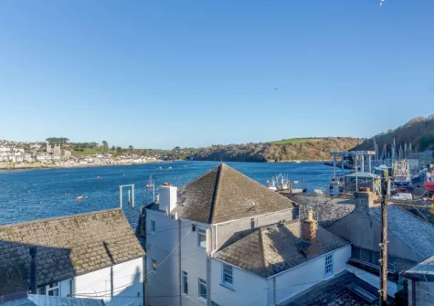 Hart Cottage is centrally located, paces from the beach & village quay