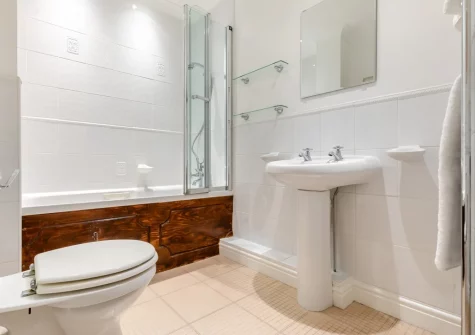 The bathroom at Headland House, Newquay