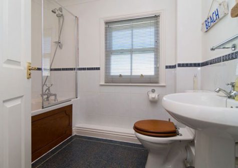 The bathroom @ Headland Views, Newquay