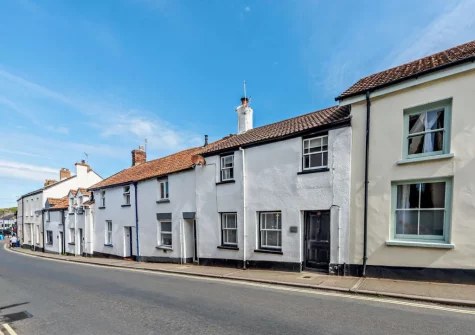 Heanton Cottage is a simply charming cottage in the heart of the beautiful village of Braunton