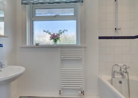 The first floor bathroom at Heather Lea, Woolacombe