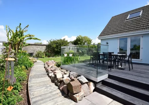 The decked patio, alfresco dining area & garden at Heathersett, Instow