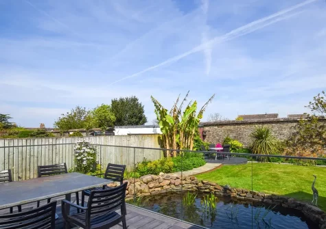 The decked patio, alfresco dining area & garden at Heathersett, Instow