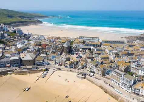 St Ives is renowned for its superb collection of beautiful beaches, with gorgeous golden sands and crystal-clear waters