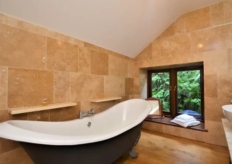 The bathroom at Heddon Valley Farmhouse, Killington