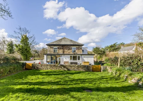 The enclosed garden at Helebridge House, Marhamchurch