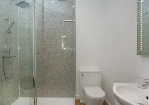 The shower room at Hernmargh Skiber, Box's Shop