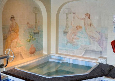 The hot tub at Heybrook Court, Newquay