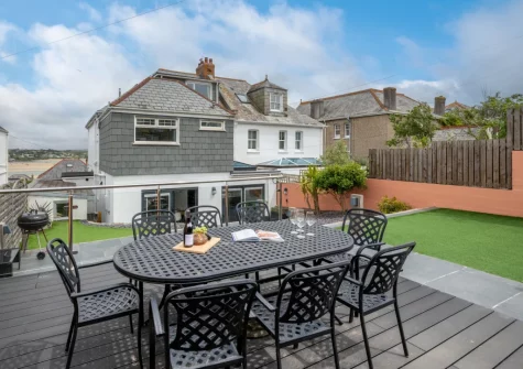 The decked patio, barbecue & alfresco dining area at Heyl Sound, Padstow