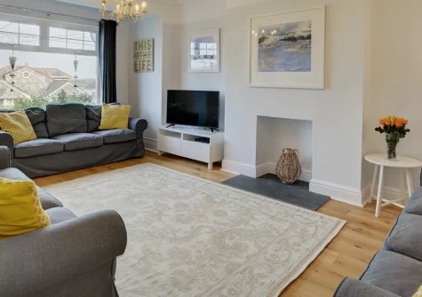 Heyl Sound, Padstow is a luxurious Edwardian home perfect for large family groups seeking a quintessential Cornish retreat. Enjoy stunning estuary views, sophisticated interiors, and expansive gardens just steps from the charming harbour.