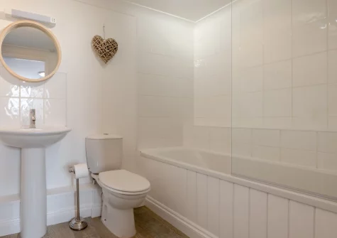 Bedroom #3 en-suite bathroom at Hideaway Cottage, Padstow