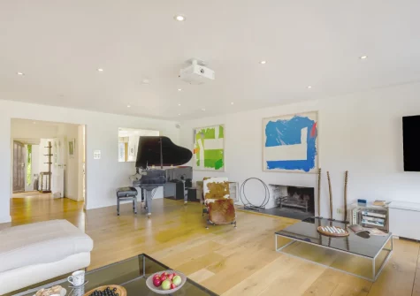 The living room at Higher Close, Mawgan Porth