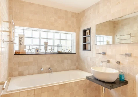 Bedroom #3 en-suite bathroom at Higher Close, Mawgan Porth