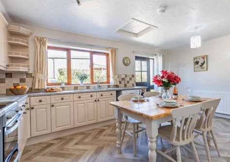 The kitchen & dining area at Higher Hopworthy Cottage, Pyworthy