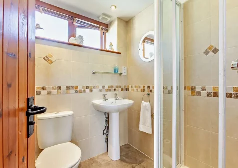 Bedroom #1 en-suite shower room at Highfield Barn, Hartland