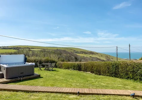 The hot tub & garden at Highlands, Woolacombe