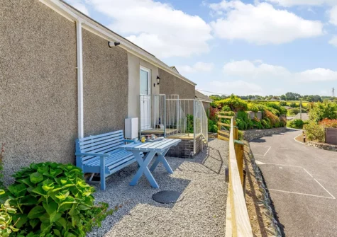 The patio & alfresco dining area at Hillside View, Gilbert's Coombe