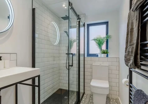 The shower room at Hillview House, Holsworthy