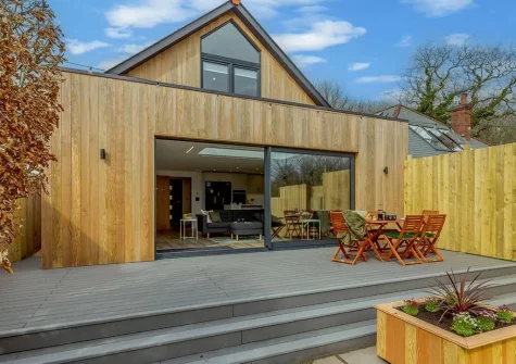 The decked patio, alfresco dining area & garden at Hillview House, Holsworthy