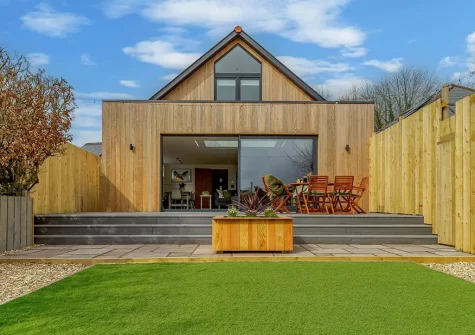 The decked patio, alfresco dining area & garden at Hillview House, Holsworthy