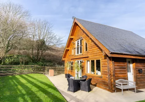 The patio, alfresco dining area & garden at Hillview, Little Petherick