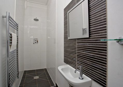 Bedroom #4 en-suite at Hobart House, Newquay